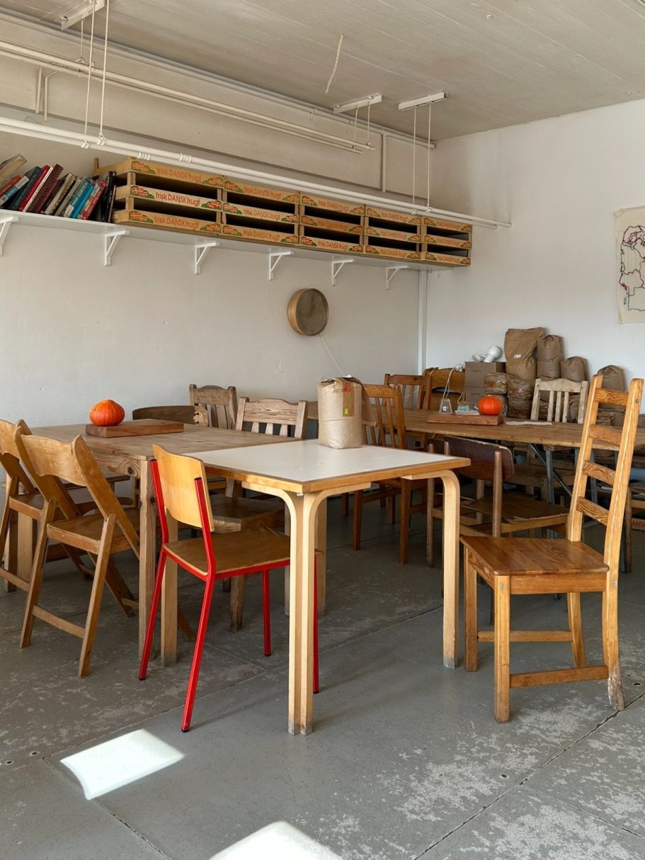 pit-kitchen-food-table-hire 